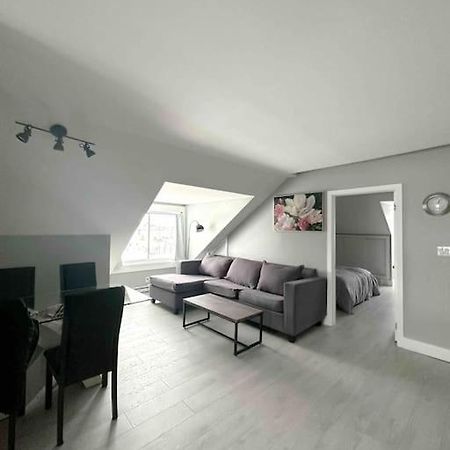 Unique Modern Luxury 2 Bedroom Apartment Rental Chapleau Exterior photo