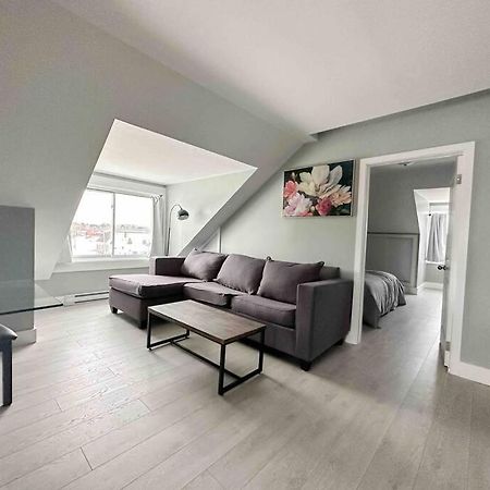 Unique Modern Luxury 2 Bedroom Apartment Rental Chapleau Exterior photo