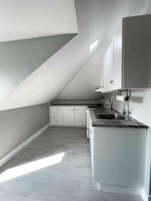 Unique Modern Luxury 2 Bedroom Apartment Rental Chapleau Exterior photo